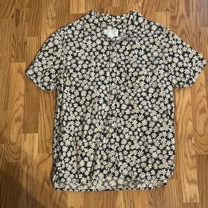 American Eagle Outfitters Black and White Floral Button Down Shirt